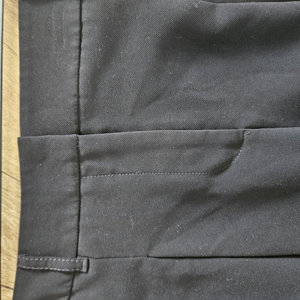 White House Black Market Gray Pleated Skater Shorts - Picture 4 of 8